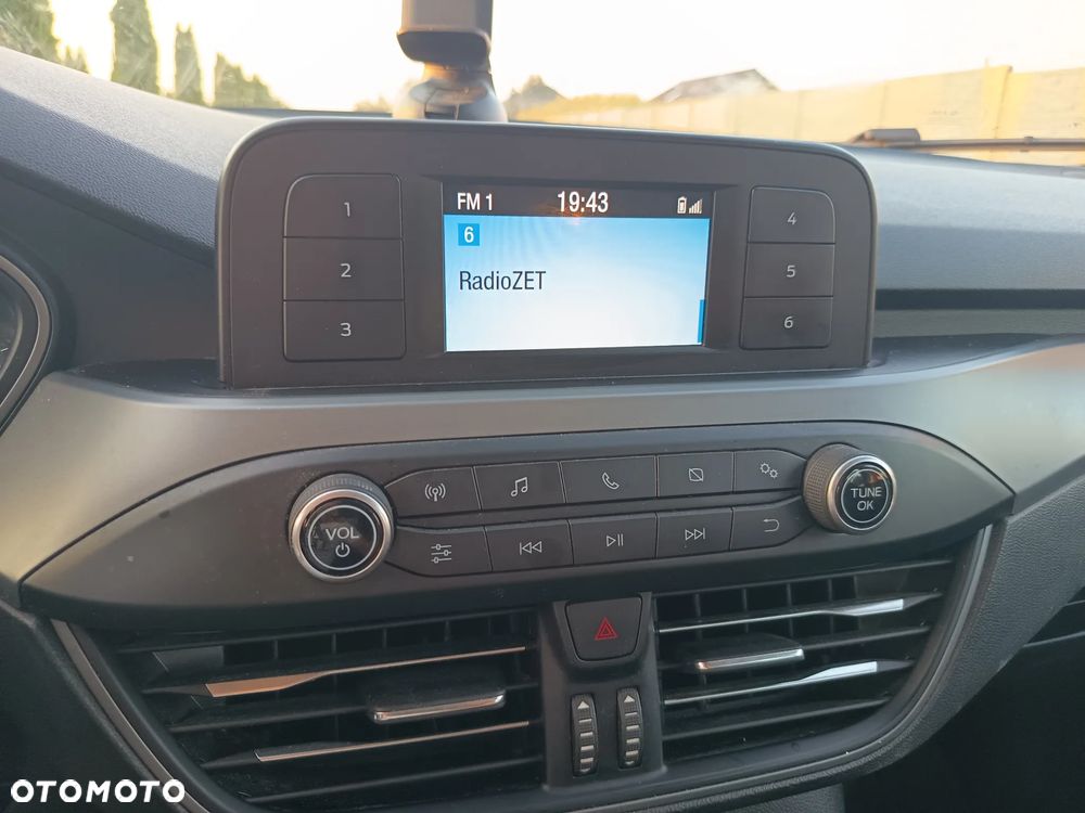 Ford Focus 1.0 EcoBoost Trend Edition - 21