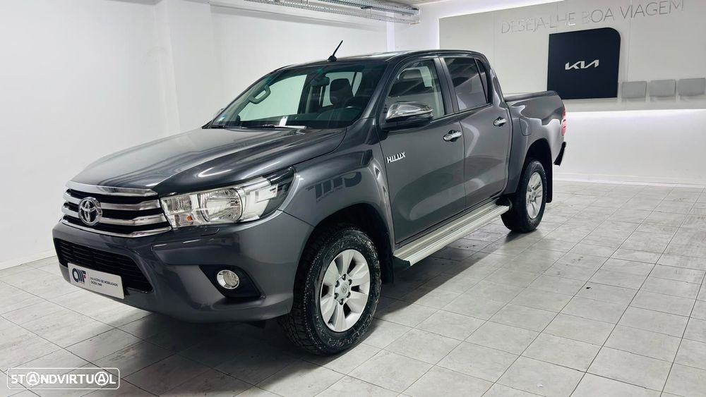 Toyota Hilux 2.4 D-4D 2WD CD Tracker - 2