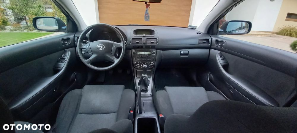 Toyota Avensis 1.8 VVT-i Luna - 5