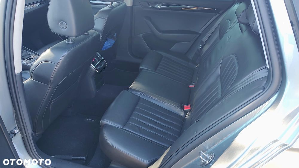 Skoda Superb 2.0 TDI 4x4 L&K DSG - 11