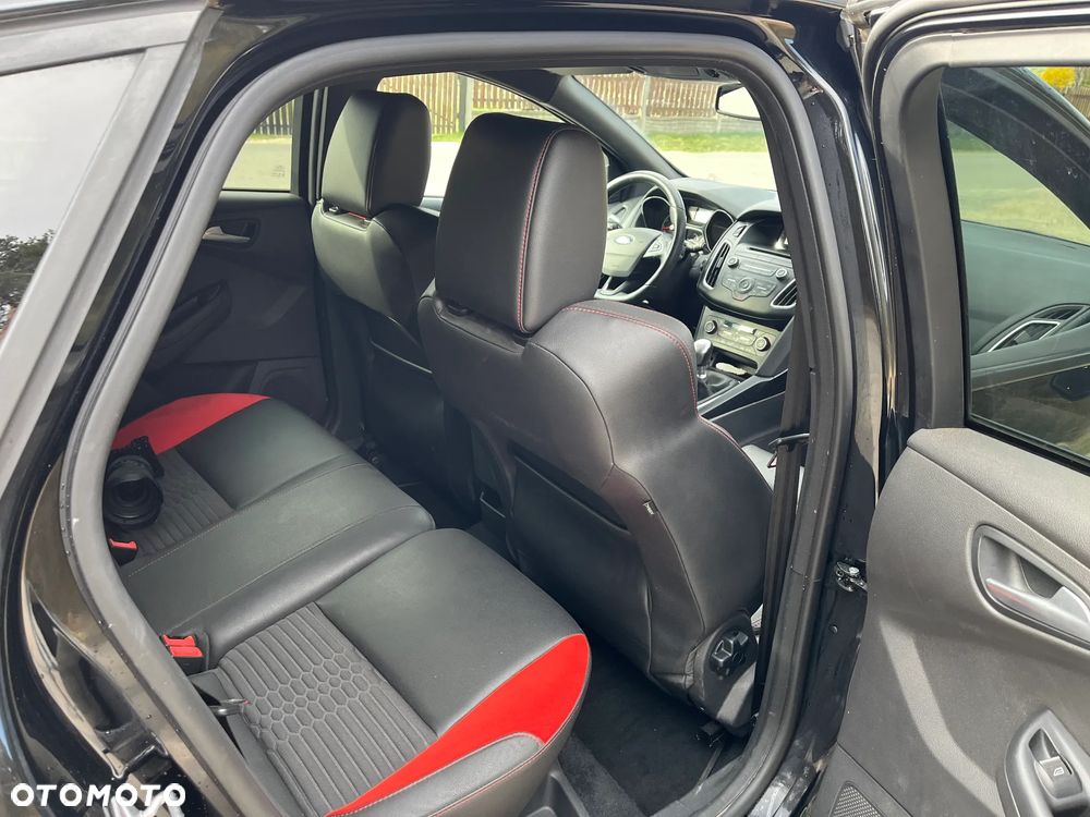 Ford Focus 2.0 EcoBoost ST - 12