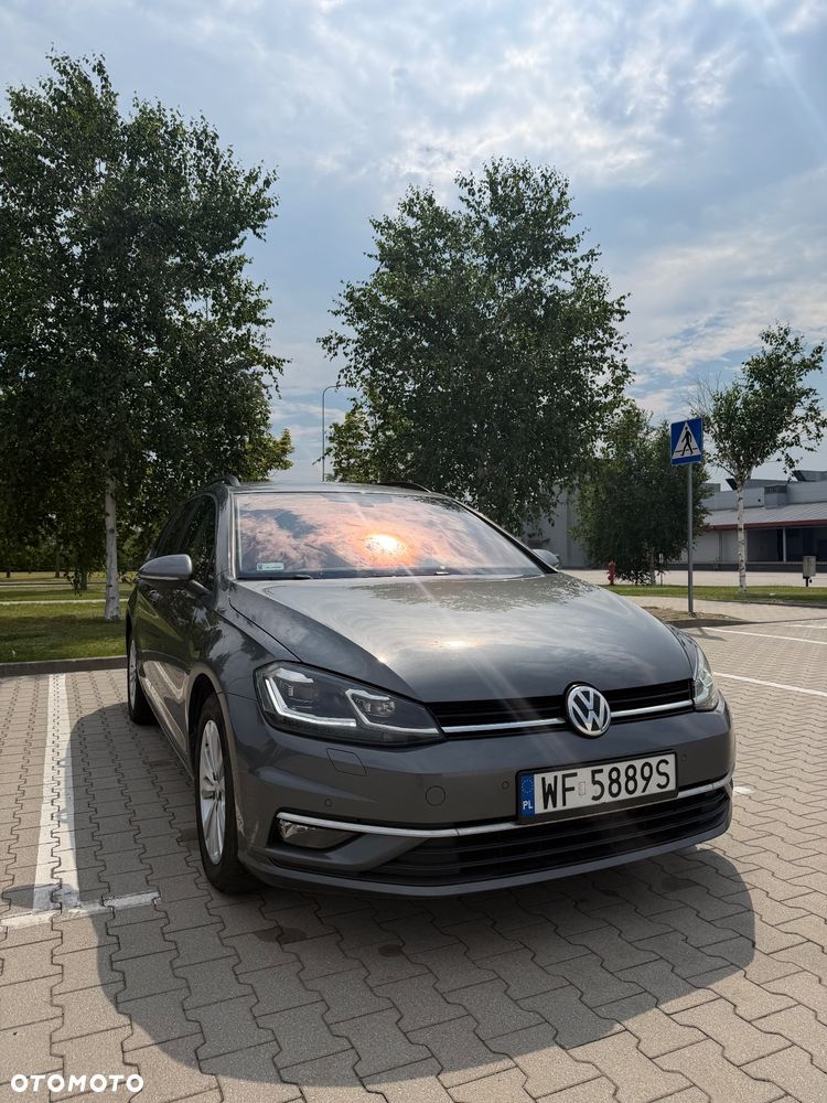 Volkswagen Golf - 1