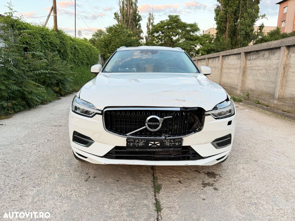 Volvo XC 60 T8 Twin Engine AWD Momentum Pro - 2