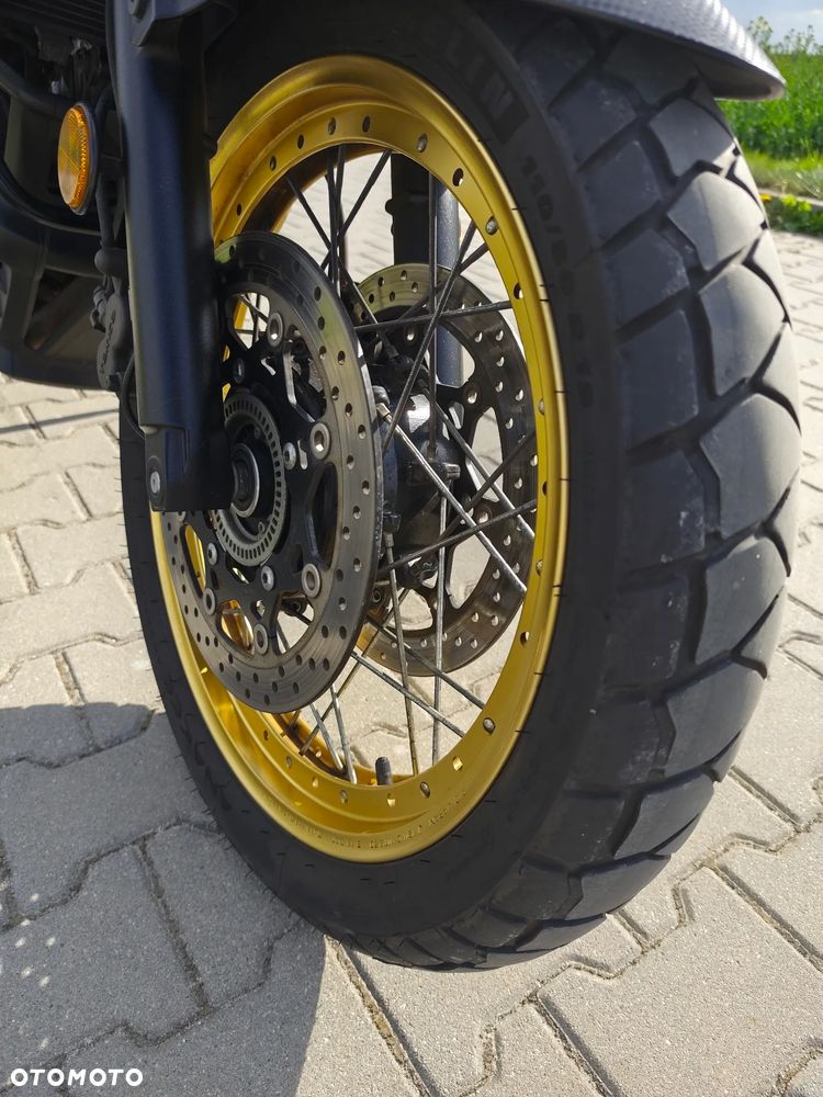 Suzuki V-STROM - 23