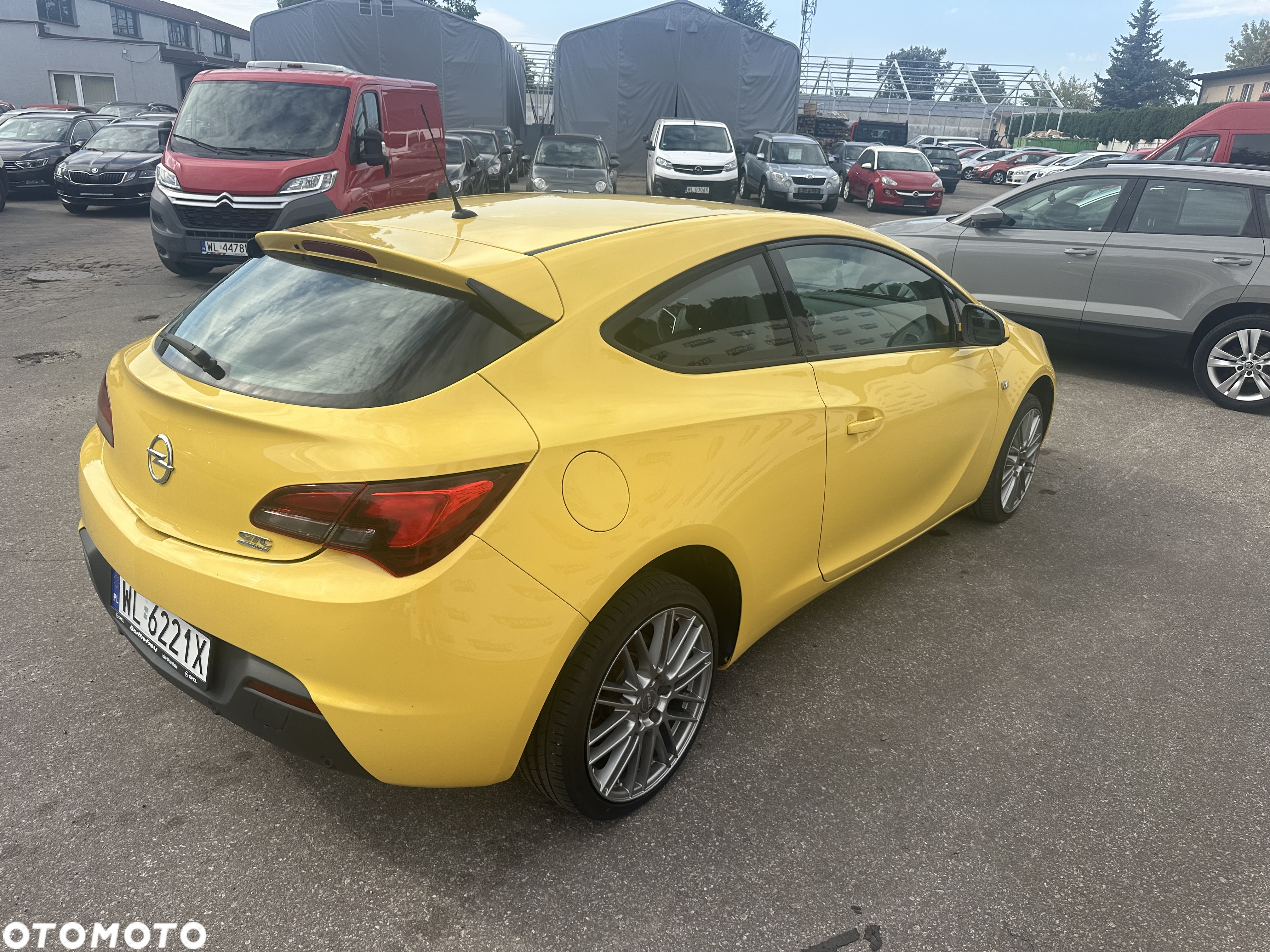 Opel Astra GTC 1.4 Turbo - 11