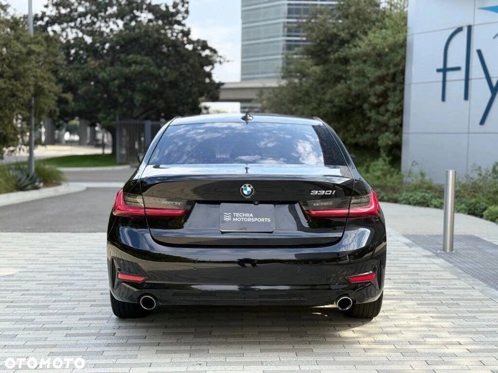BMW Seria 3 330i xDrive M Sport - 8