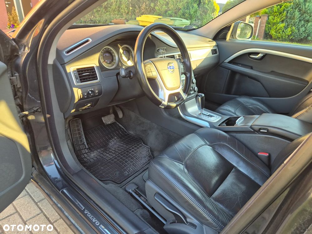 Volvo V70 D5 AWD Summum - 6