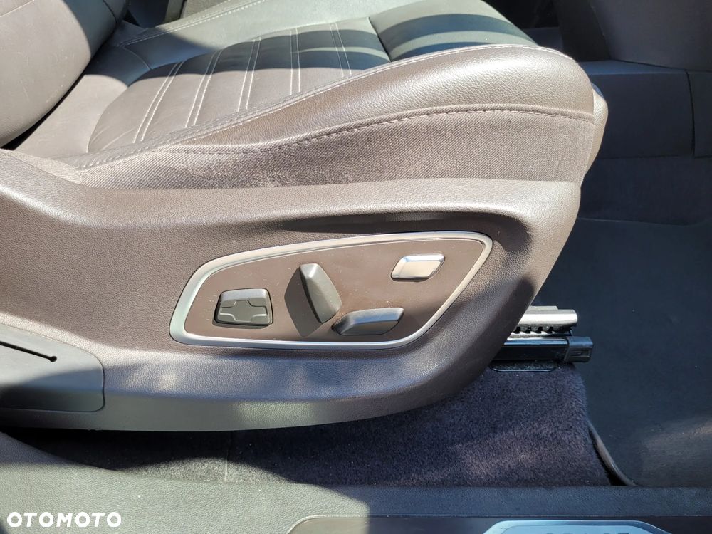 Renault Espace 1.6 dCi Energy Initiale Paris EDC - 17