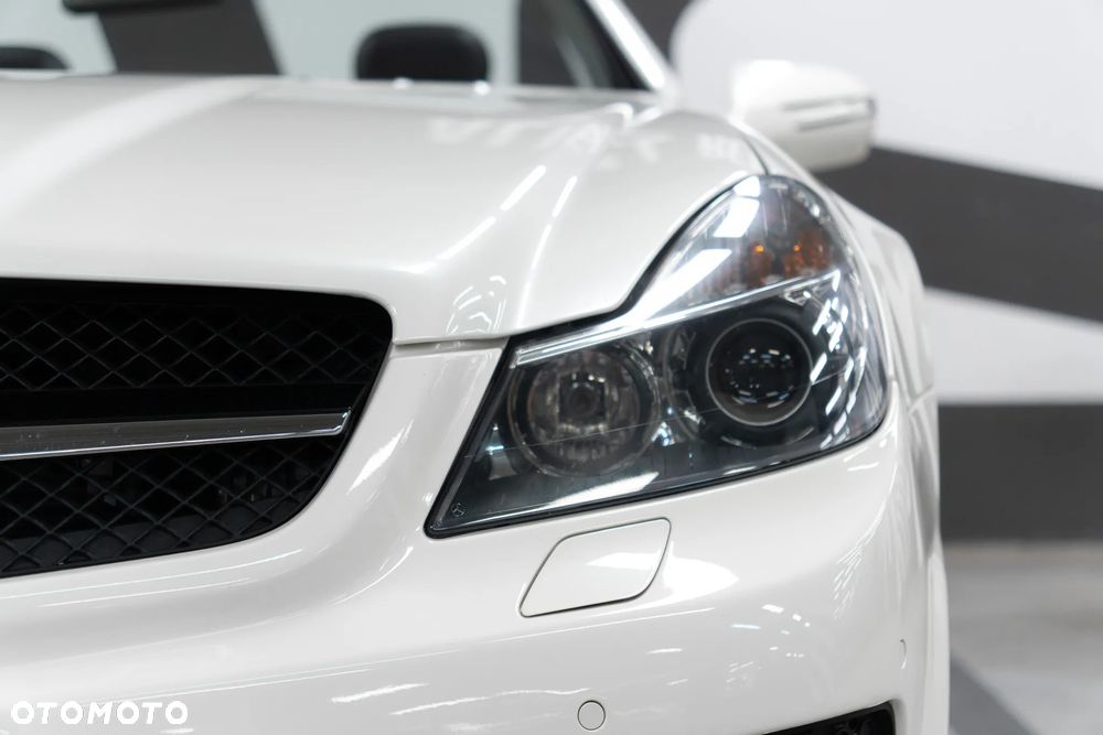 Mercedes-Benz SL 63 AMG - 12