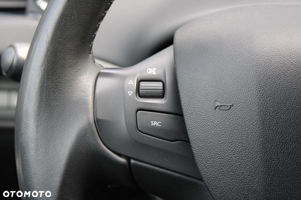 Peugeot 208 - 19