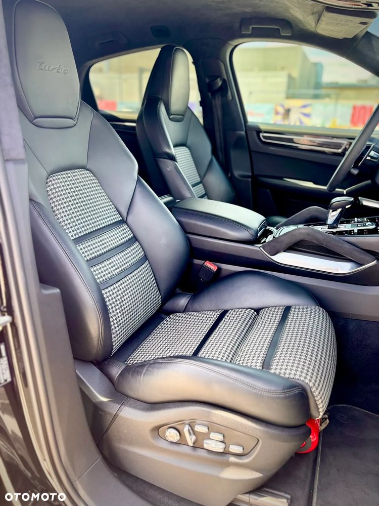 Porsche Cayenne - 15