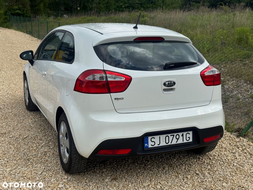 Kia Rio 1.2 Dream Team Edition - 8