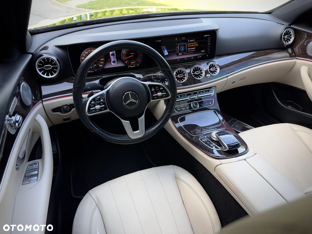 Mercedes-Benz Klasa E 300 9G-TRONIC AMG Line - 20