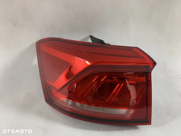 Volkswagen T-Roc Lampa lewa tyl tylna