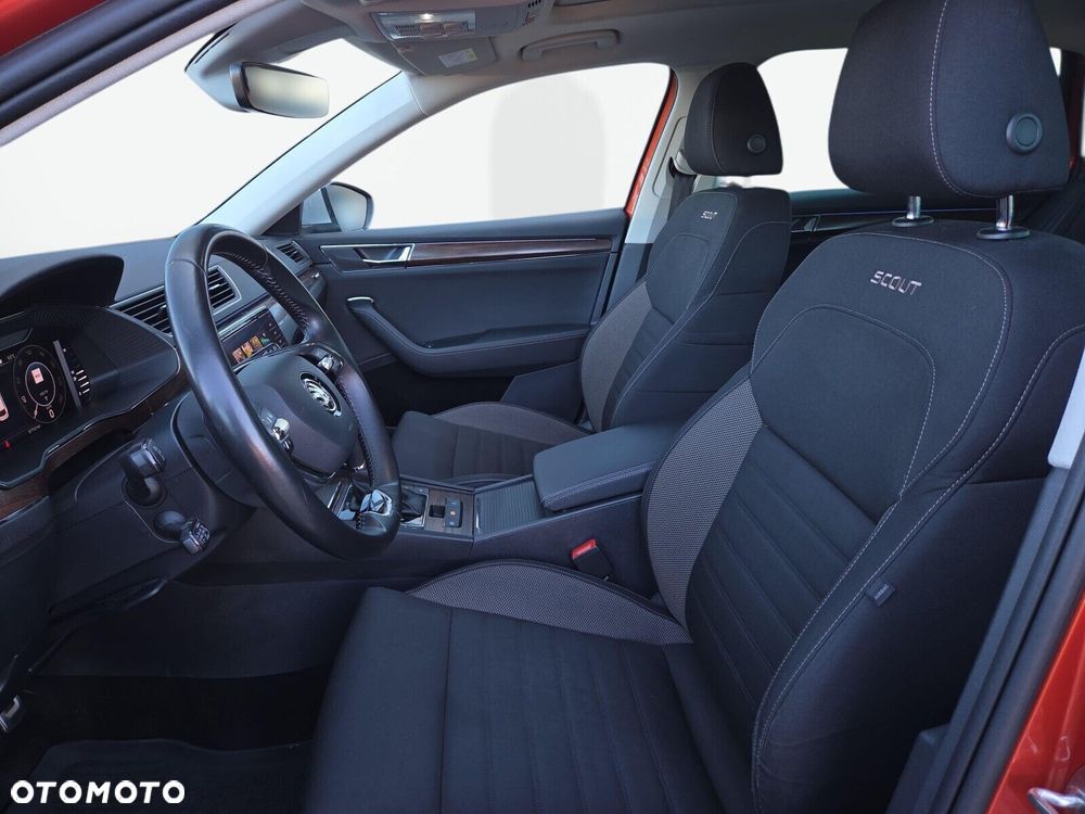 Skoda Superb 2.0 TDI SCR 4x4 Scout DSG - 12