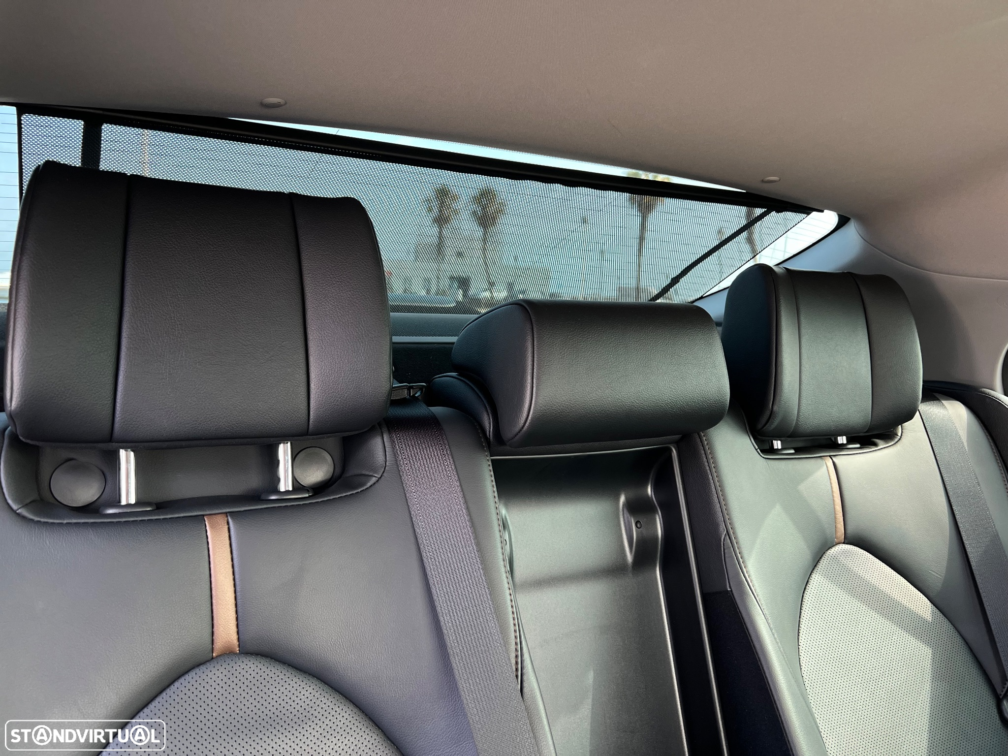Toyota Camry 2.5 Hybrid Luxury - 29