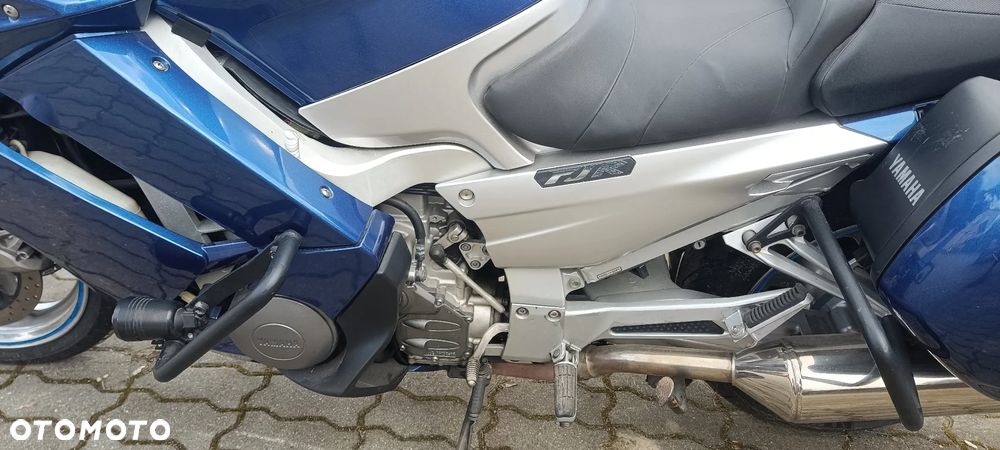 Yamaha FJR - 6