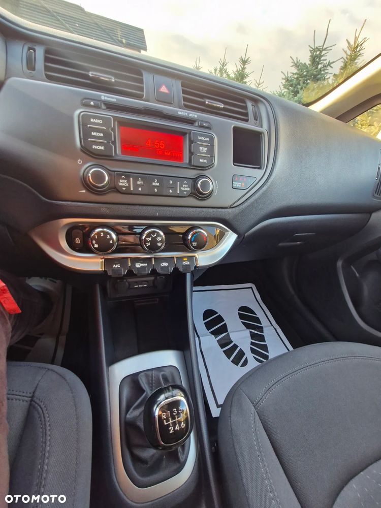 Kia Rio - 13
