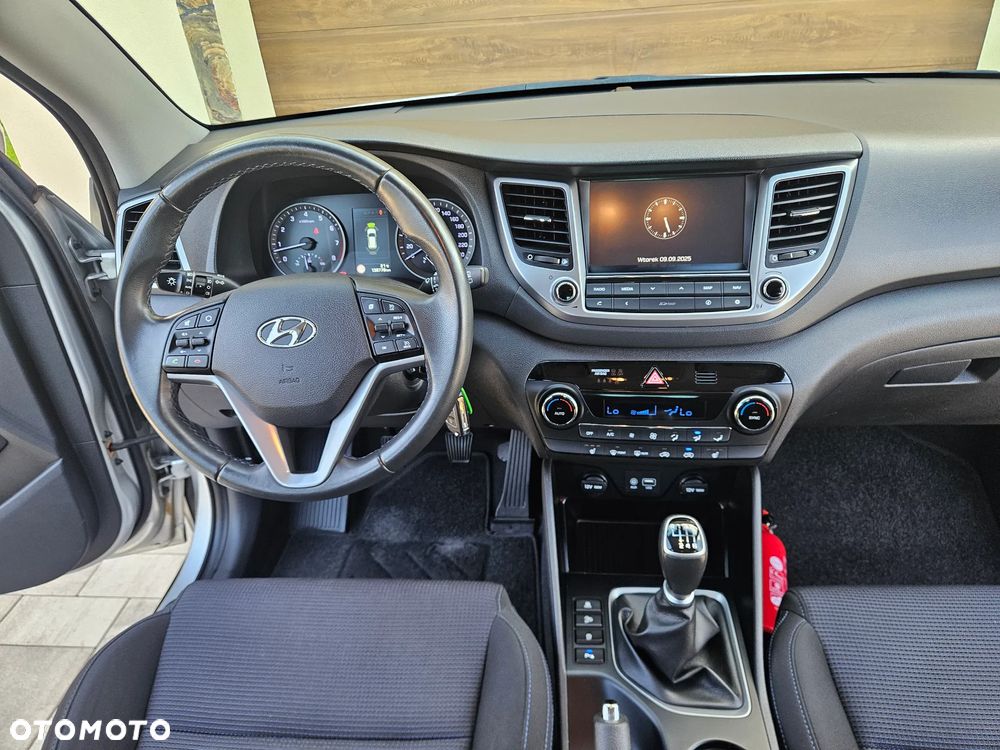 Hyundai Tucson 1.6 GDI BlueDrive Comfort 2WD - 24