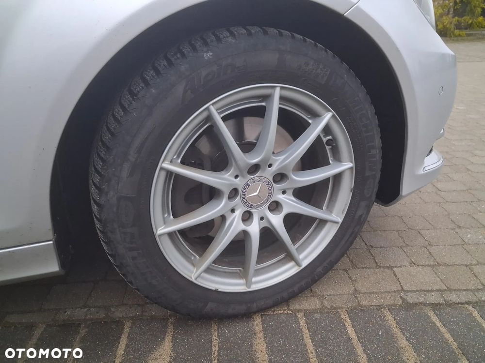 Mercedes-Benz Klasa C 200 (BlueEFFICIENCY) Avantgarde - 23