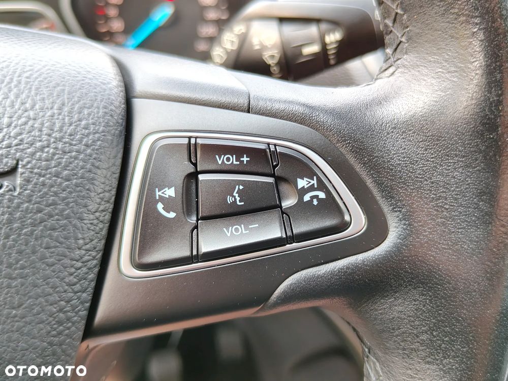 Ford Kuga - 35