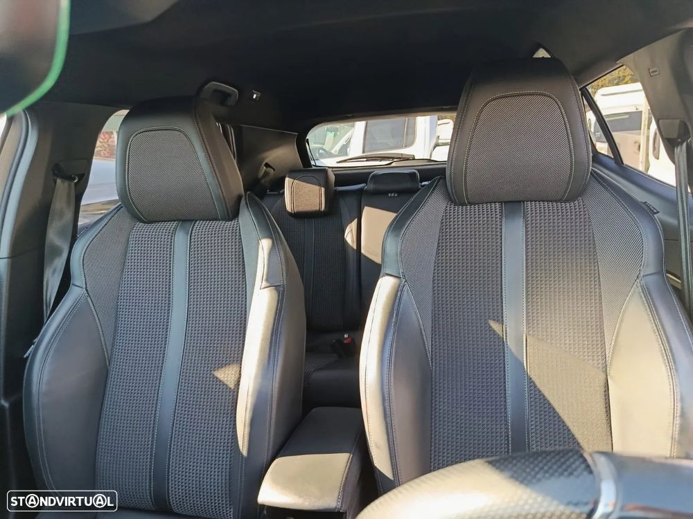 Peugeot 2008 PureTech 130 GT Pack - 17