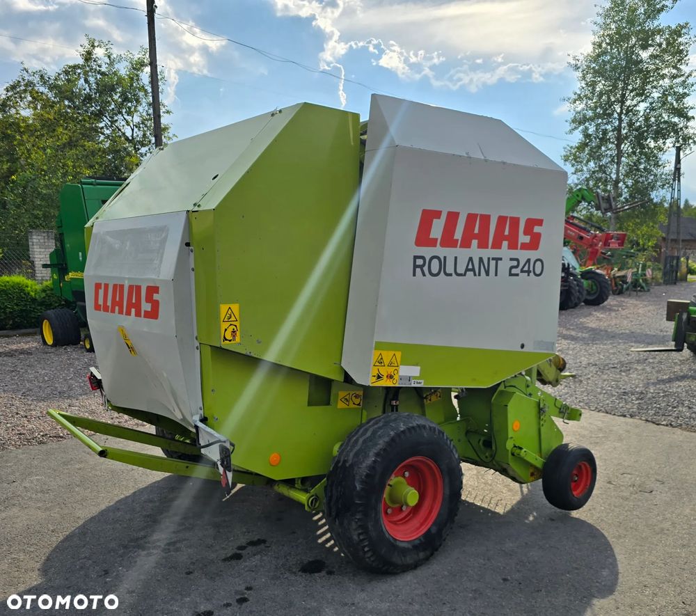 Claas Rollant 240 - 9