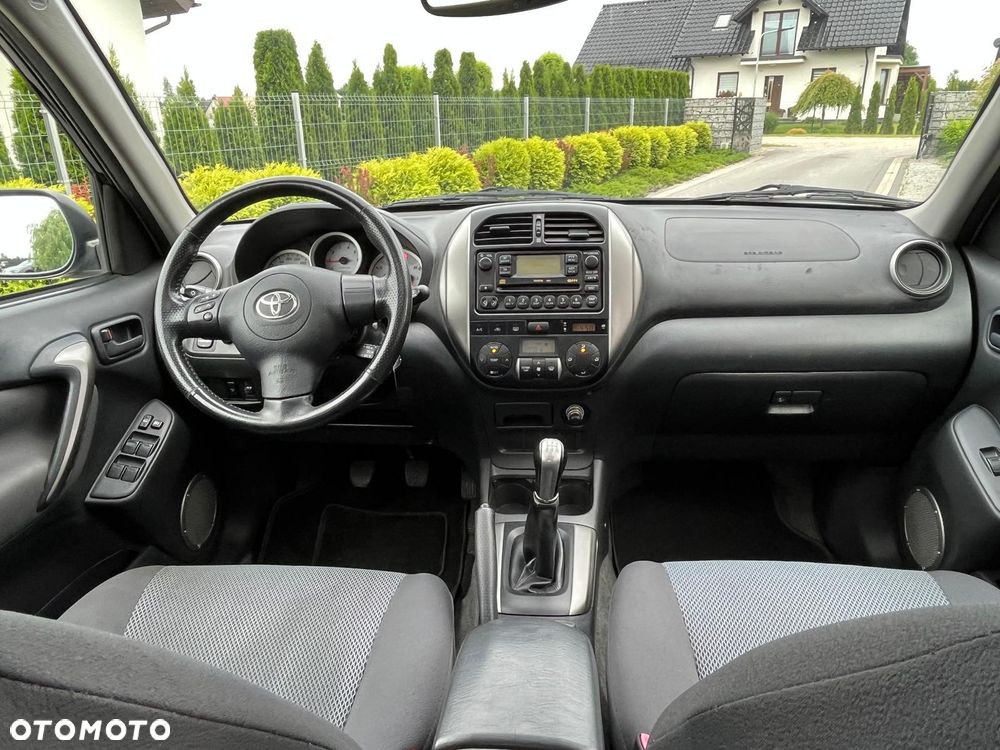 Toyota RAV4 D-4D 4x4 - 8