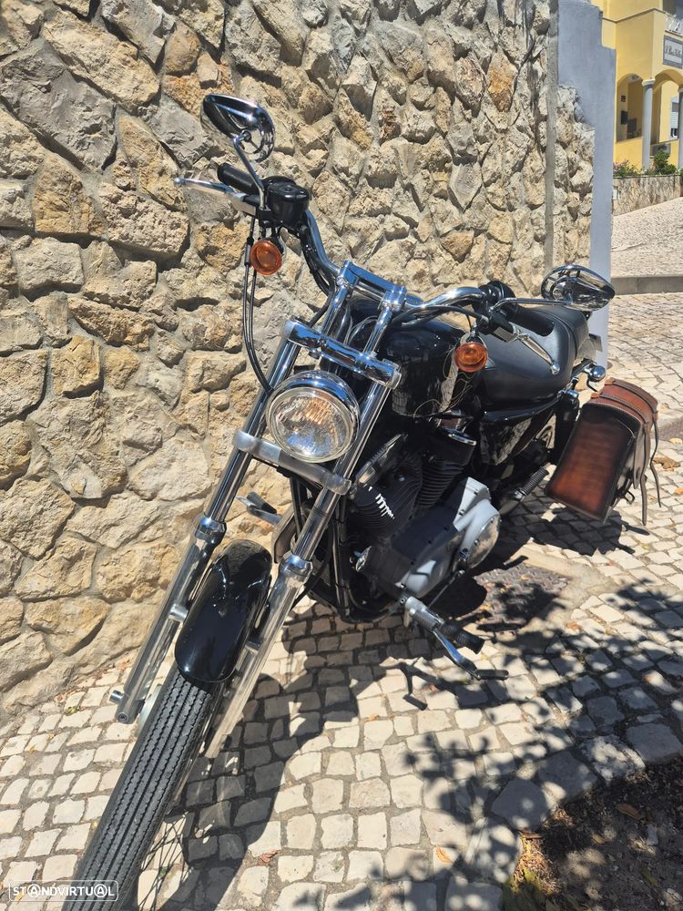 Harley-Davidson 883 Custom - 10