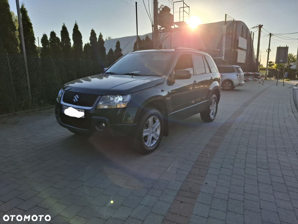 Suzuki Grand Vitara 2.0 - 1
