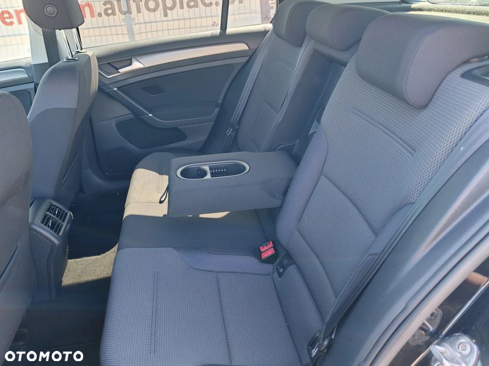 Volkswagen Golf - 18