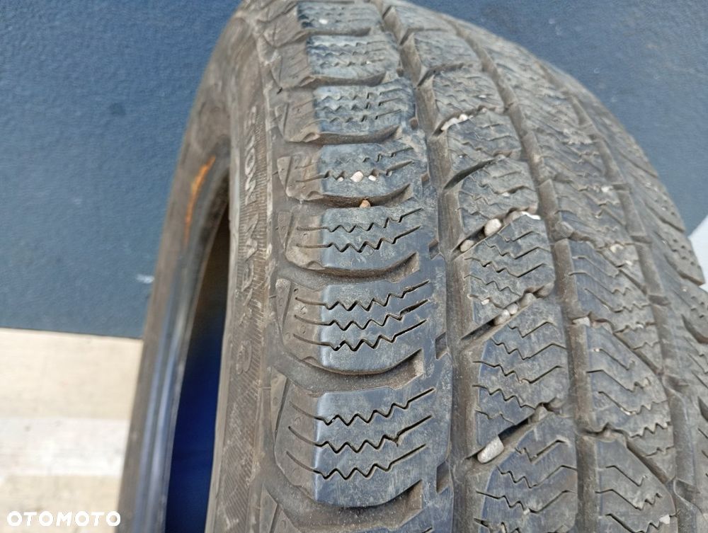 opona zimowa uniroyal snow max 3 205/65r16c 107/105T 8.5mm 2022r - 2