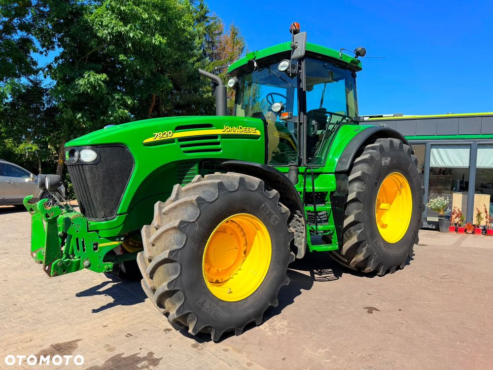John Deere 7920 - 10