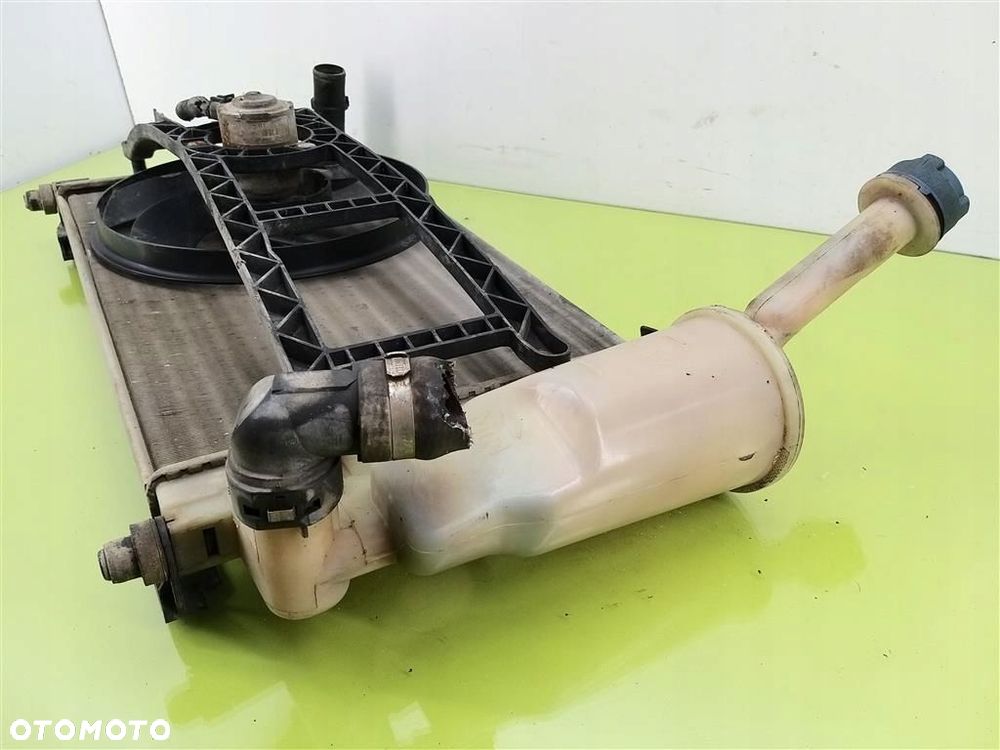 Chłodnica z wentylatorem Fiat Panda II 2003-2013 1,1 8V B 51848272 879586S - 3