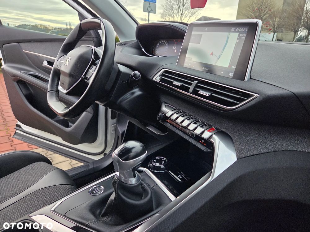 Peugeot 3008 1.5 BlueHDi Road Trip S&S - 28