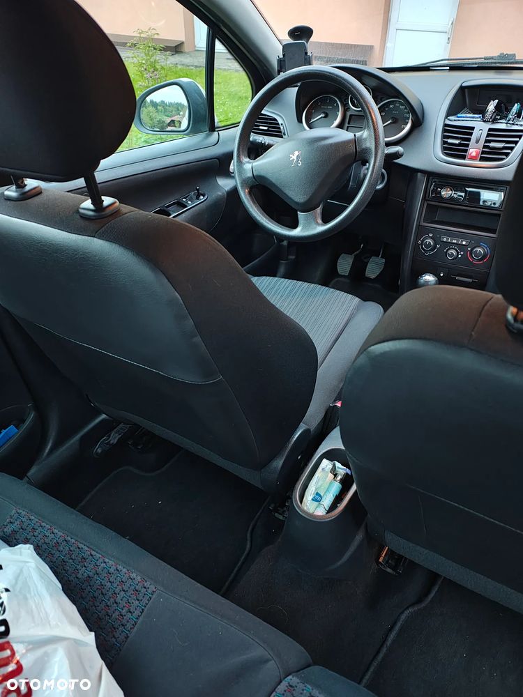 Peugeot 207 1.4 HDi Trendy - 6