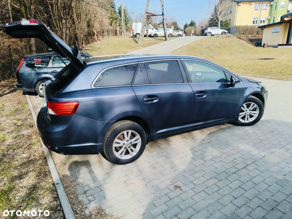 Toyota Avensis Combi 2.0 D-4D Comfort - 4