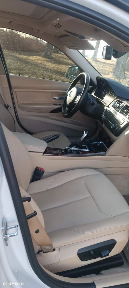 BMW Seria 3 320i Sport-Aut Sport Line - 12