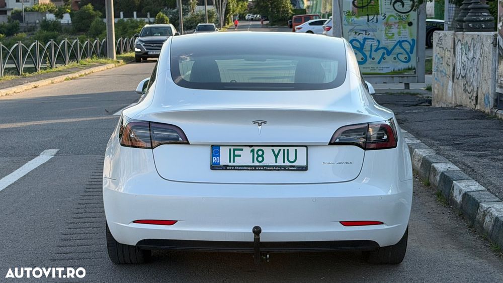 Tesla Model 3 - 6