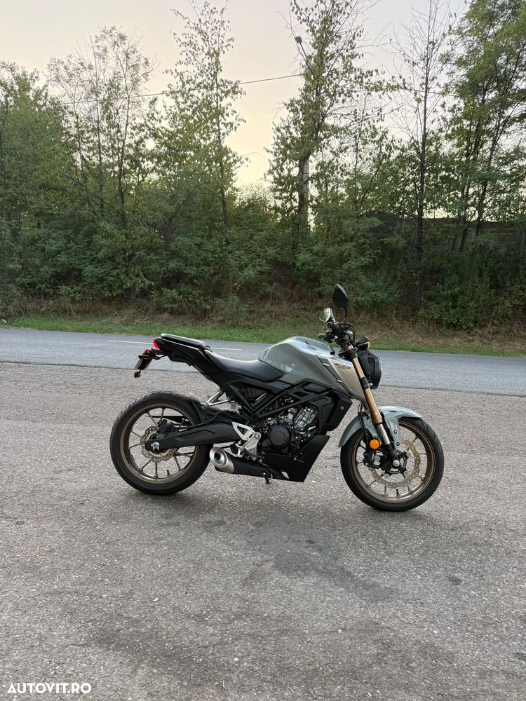 Honda CB 125R - 6