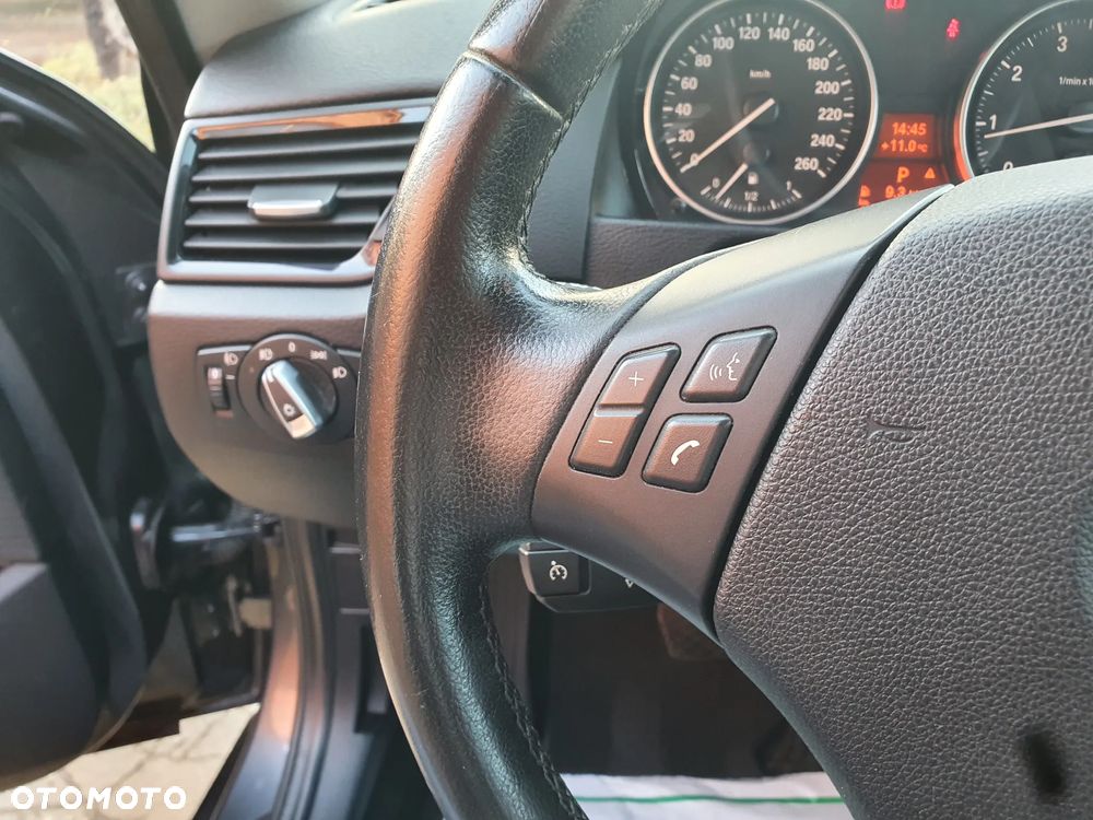 BMW X1 sDrive18i - 17