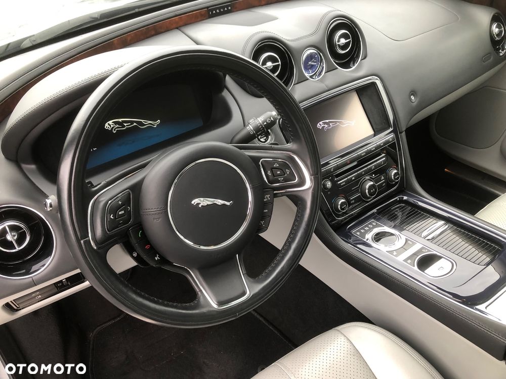 Jaguar XJ 3.0 V6 Kompressor Premium Luxury - 11