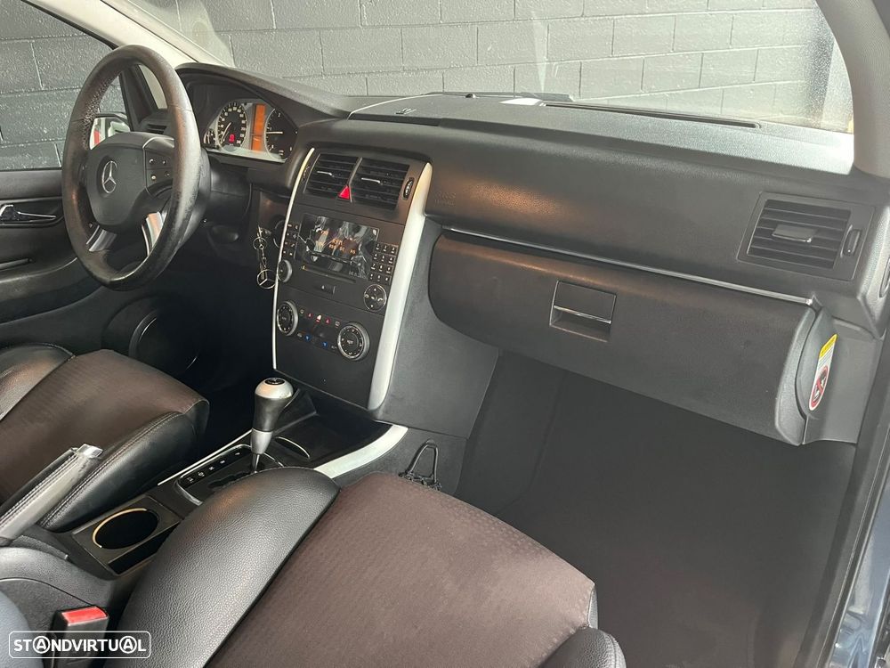 Mercedes-Benz B 200 CDi Autotronic - 14