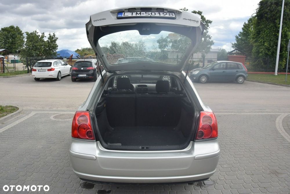 Toyota Avensis - 13