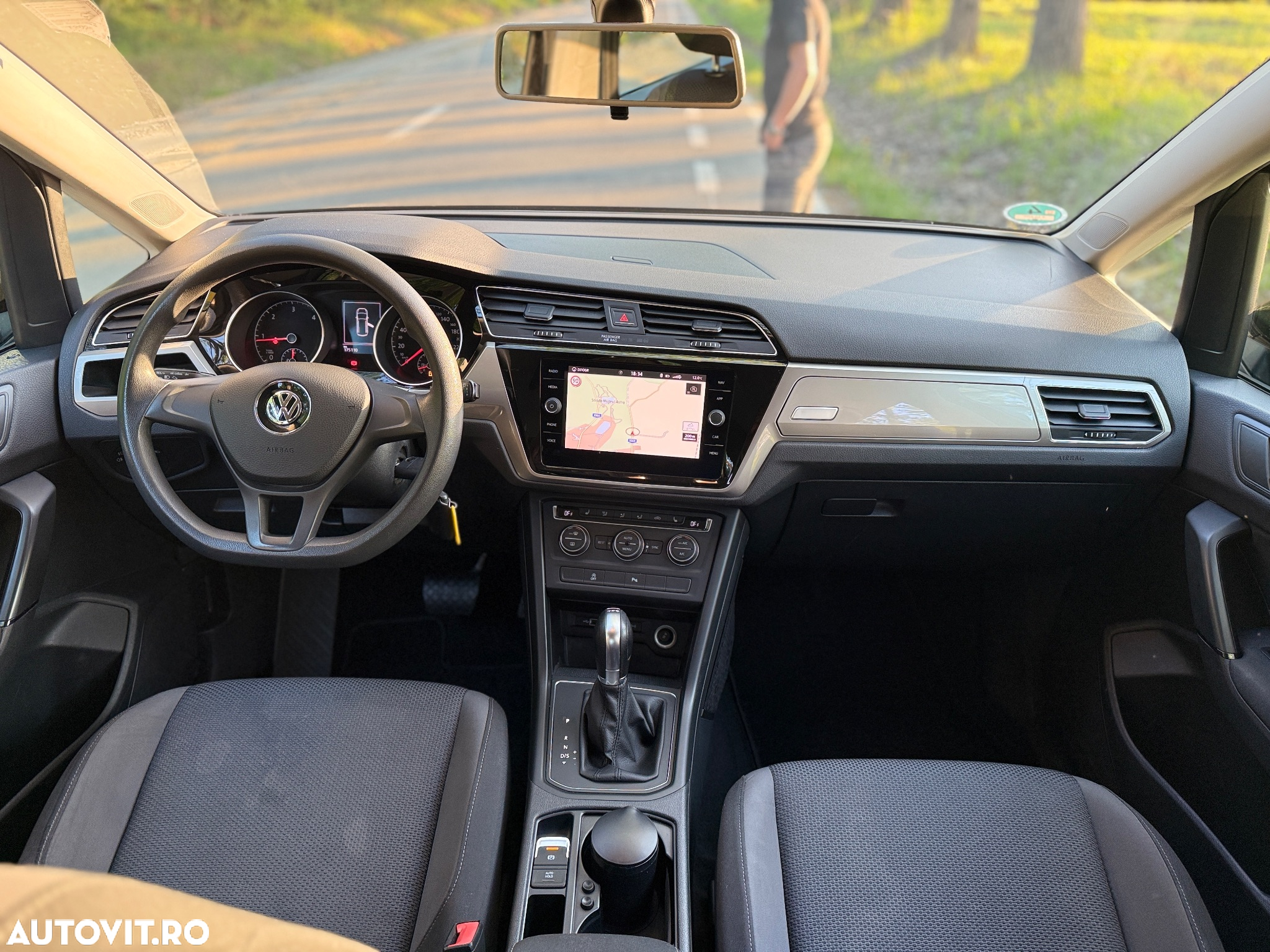 Volkswagen Touran 1.6 TDI DSG Comfortline - 5