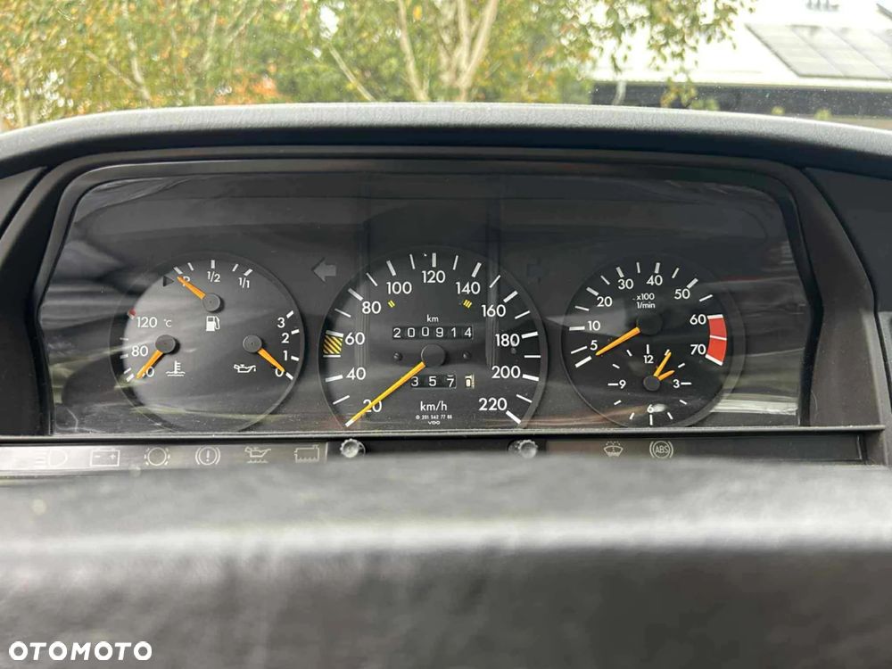 Mercedes-Benz W201 (190) - 7