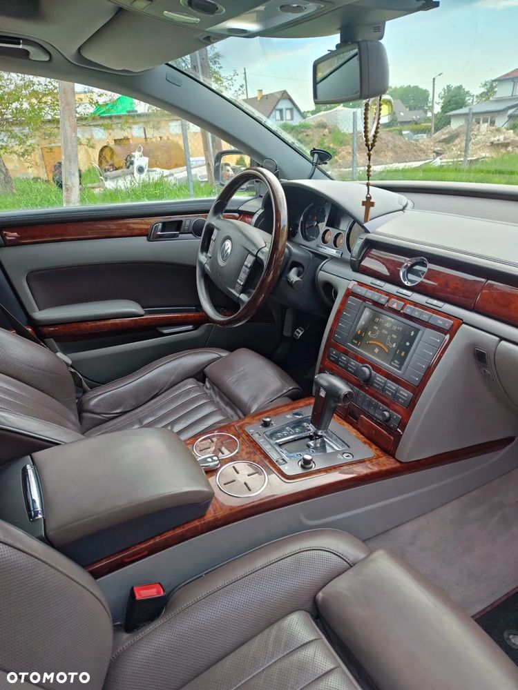Volkswagen Phaeton 4.2 V8 4Mot (5 os.) - 27