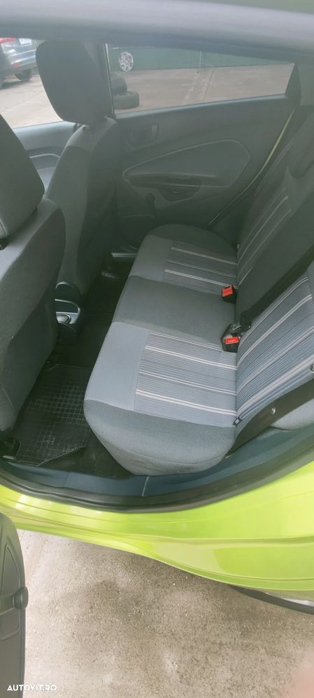 Ford Fiesta - 10