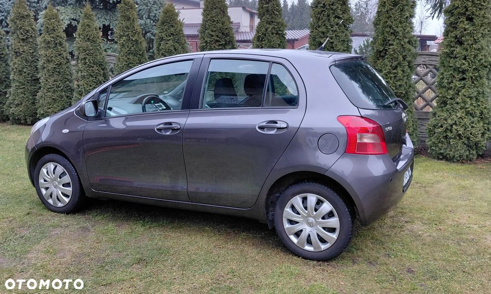 Toyota Yaris 1.3 VVT-i Executive - 8