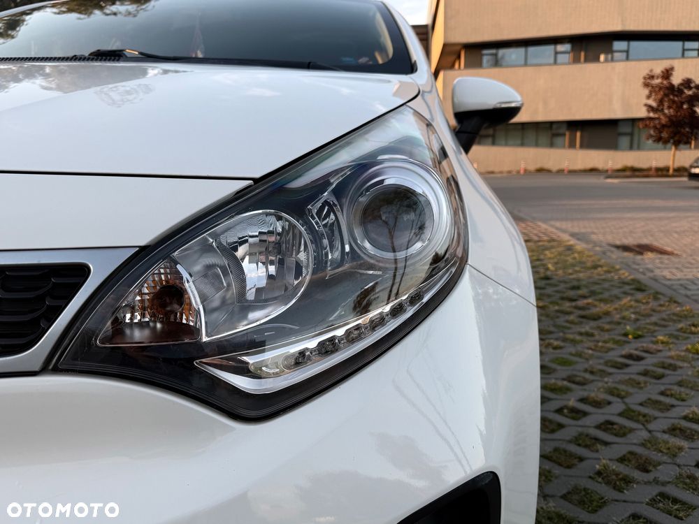 Kia Rio 1.2 Business Line - 10